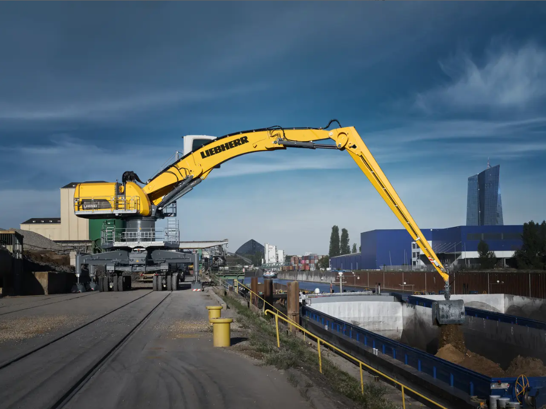 Liebherr Materialumschlagbagger LH 150 M HighRise Port G6.0-D