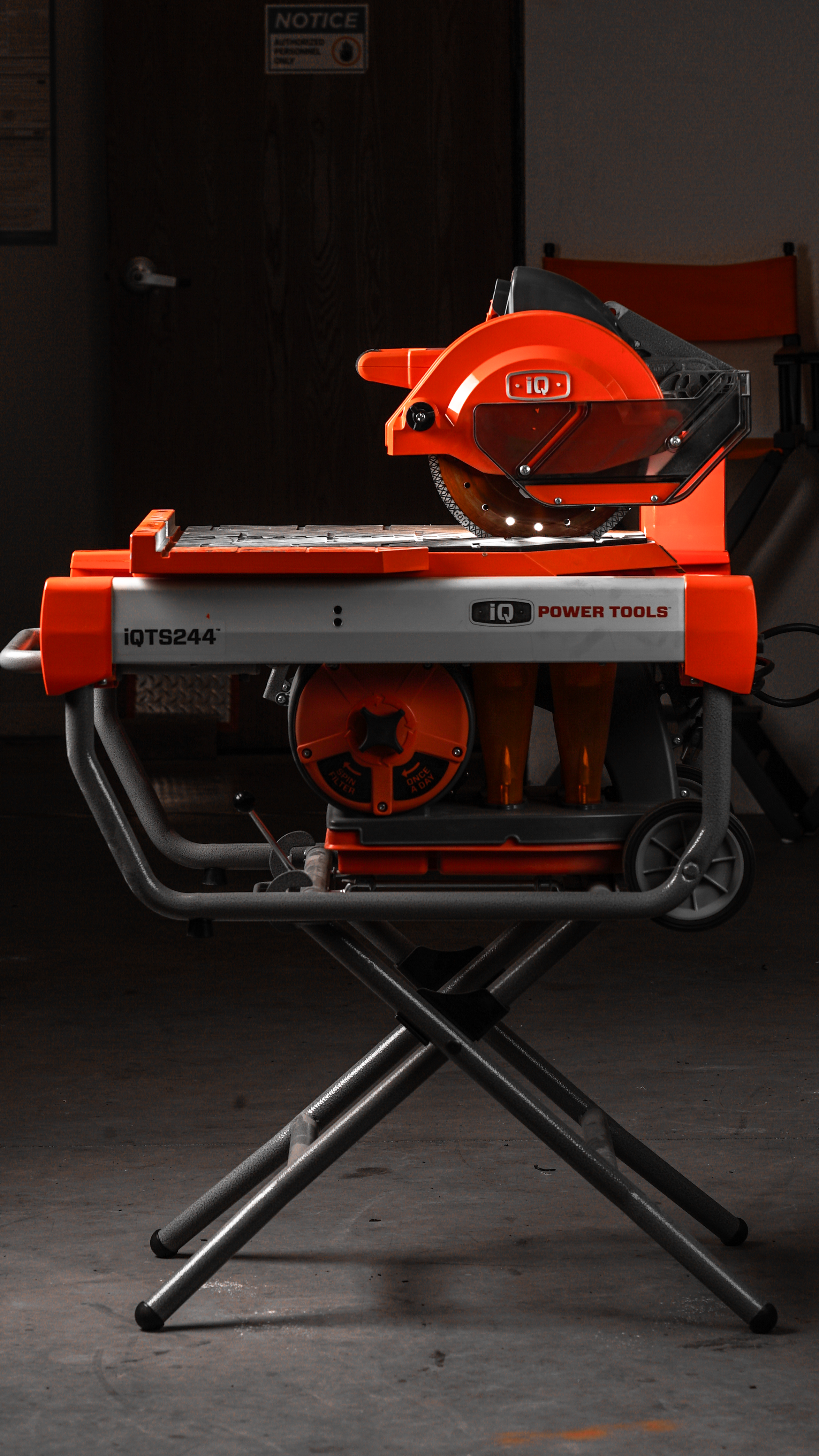 IQ POWER TOOLS IQ Tools Fliesensäge für Trockenschnitt iQTS244