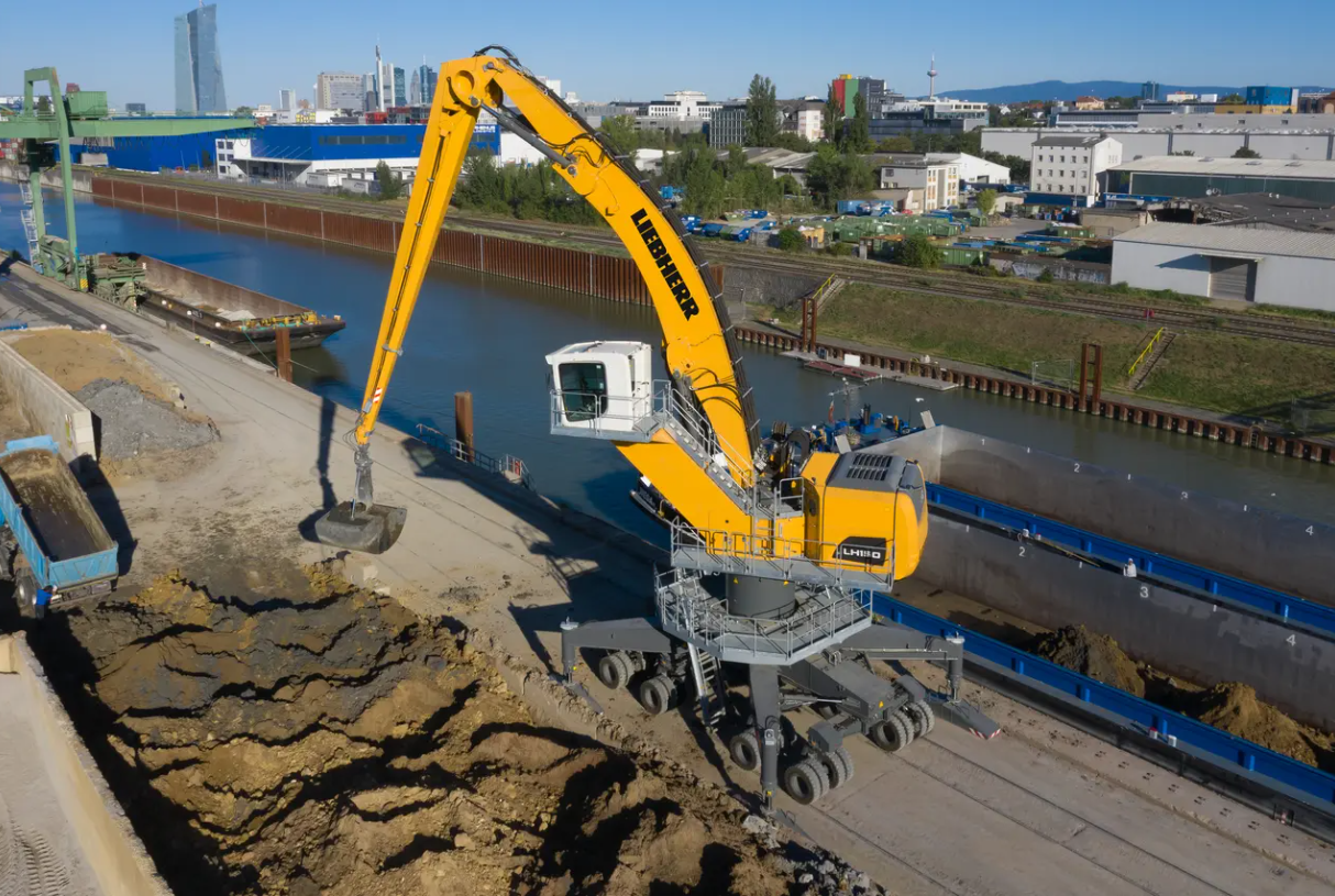 Liebherr Materialumschlagbagger LH 150 M HighRise Port G6.0-D