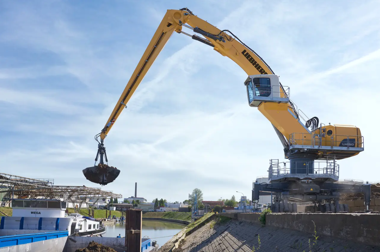 Liebherr Materialumschlagbagger LH 150 M HighRise Port G6.0-D