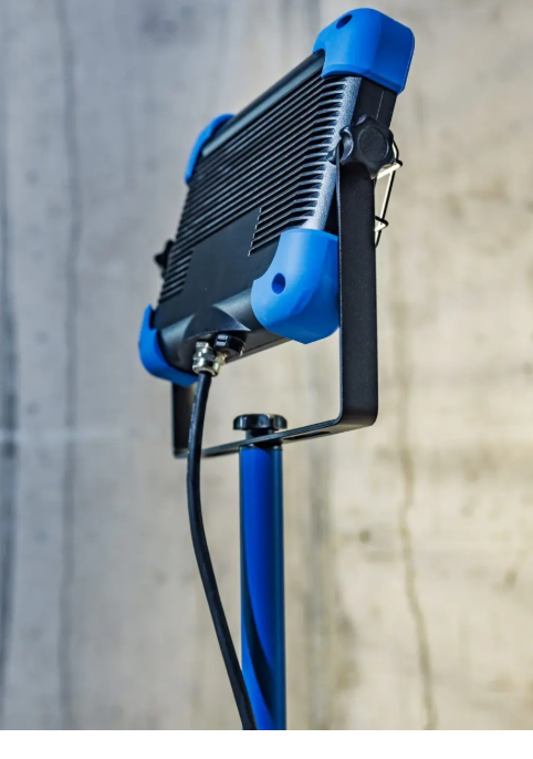 Slimline Pro Chip-LED Strahler mit Stativ 50 W